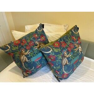 Pillows Set of 2 Decorative Throw Pillows Duck Feathers/Down NEW